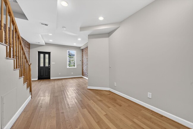 Foto del edificio - 1028 4th St NE