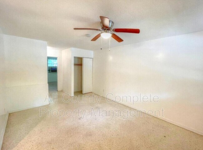 Foto del edificio - 7226 Rutledge Pearson Dr