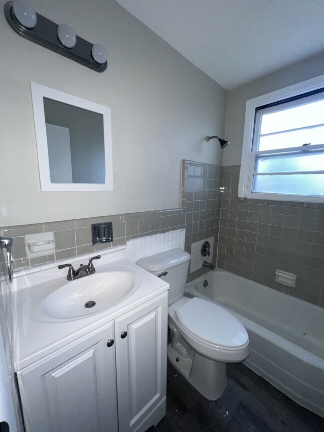 Foto del edificio - 1006 Highmont Dr