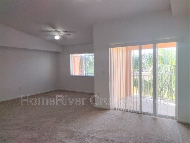 Building Photo - 201 SW Palm Dr