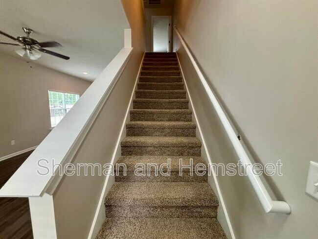 Foto del edificio - 602 Dobhill Ln
