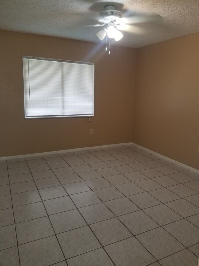 Building Photo - 2 br, 1 bath House - 5206 4th Street