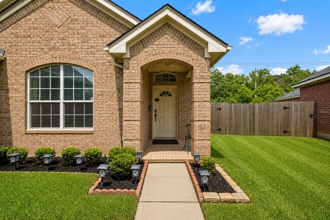 Building Photo - 9906 Taylor Springs Ln