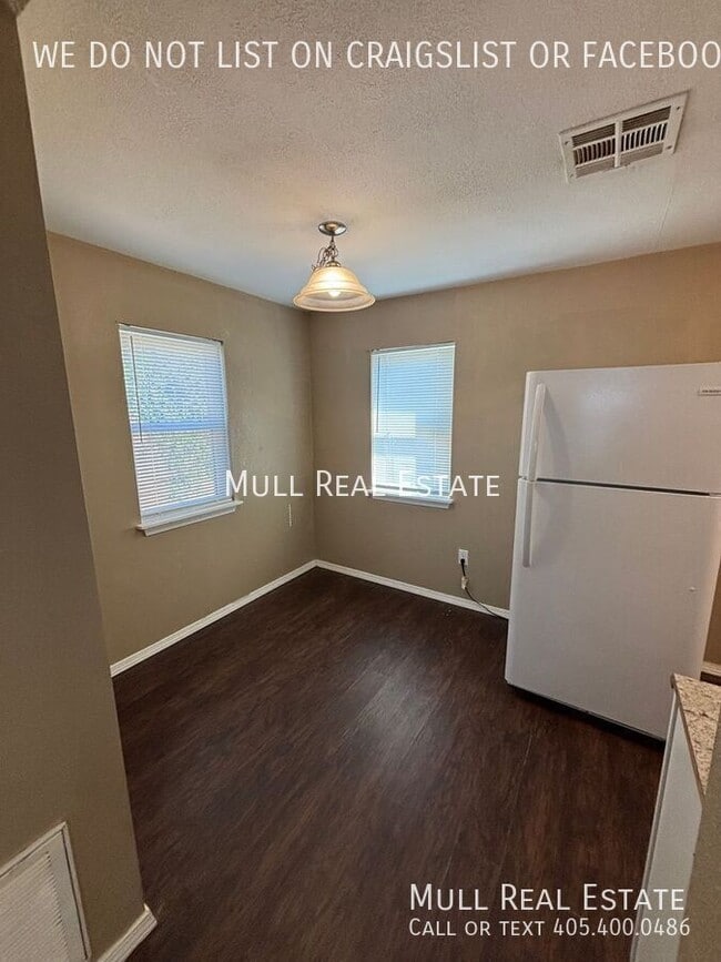 Building Photo - 1830 S Stonewall Ave