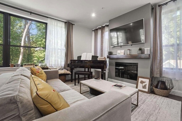 1 Brook Rd, Quincy, MA 02169 Apartments in Quincy, MA