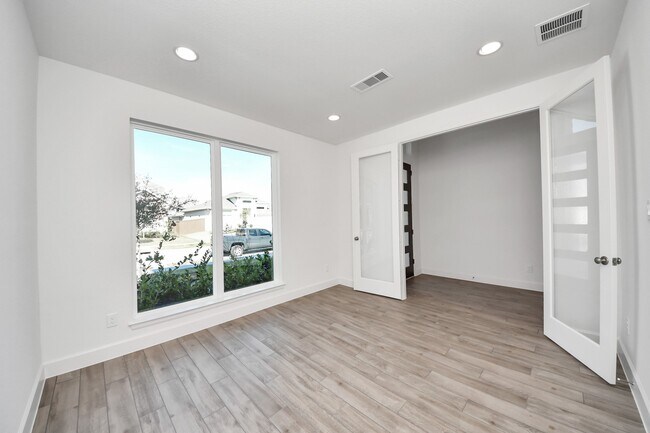 Foto del edificio - 5806 Pink Coral Ln