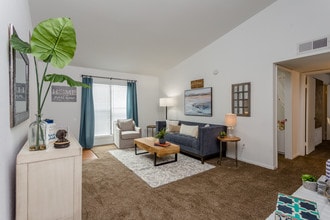 Building Photo - Kingwood Lakes