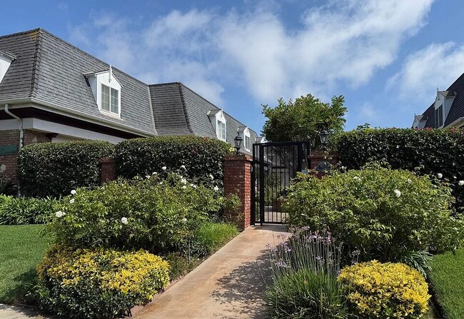 Foto del edificio - 8130 Redlands St