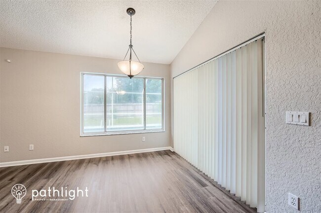 Foto del edificio - 3485 Chadwick Avenue