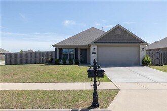 Building Photo - 4405 W Anthem Dr