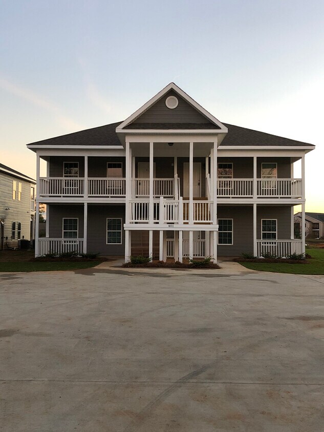 Club Villa Cottages Apartments Kathleen, GA