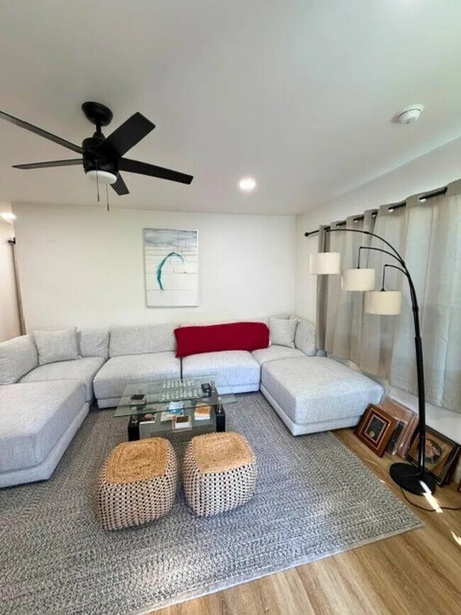 Foto del edificio - 715 Sunset Ave