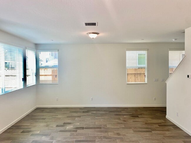 Building Photo - 3 br, 2.5 bath House - 3756 Highclere Way