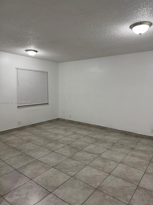 Building Photo - 1746 3rd Ave N