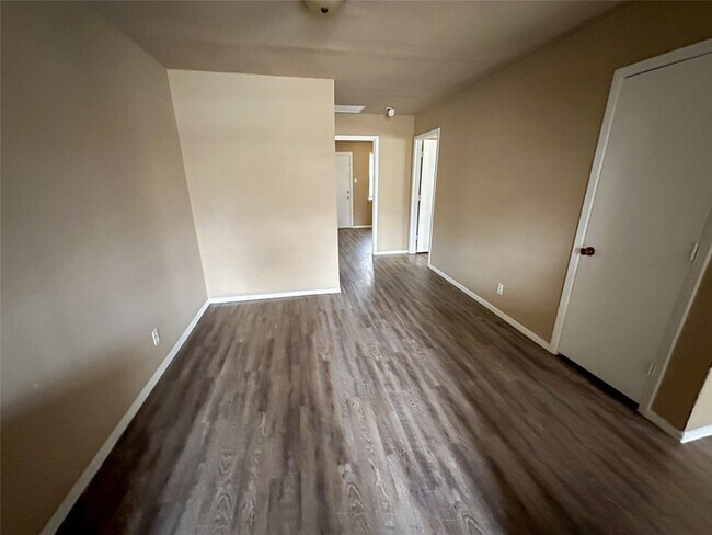 Foto del edificio - 1208 W Hunt St