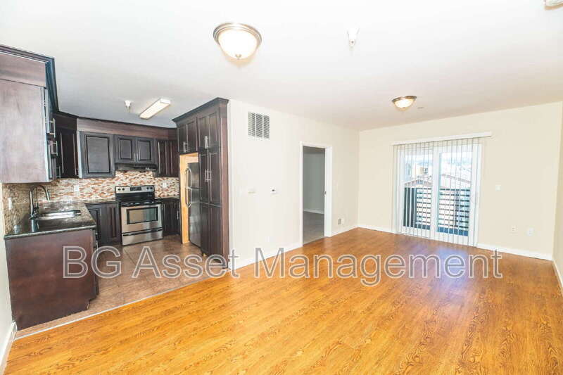Primary Photo - 1459 MacArthur Blvd