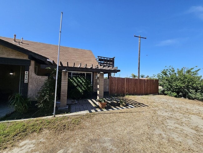 Building Photo - 40265 Poppy Dr