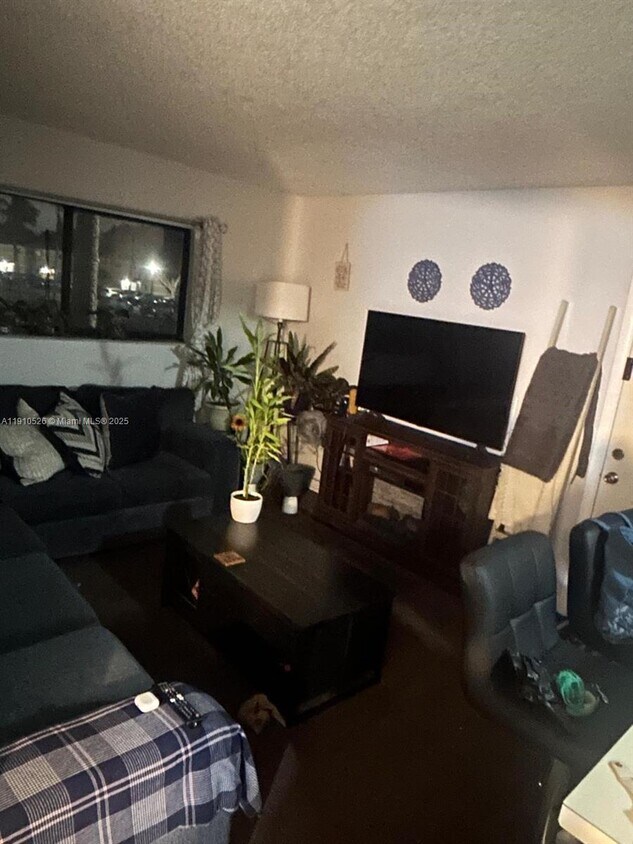 Foto del edificio - 351 Palm Way