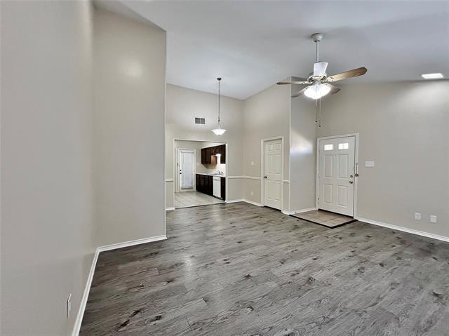 Foto del edificio - 717 Hillcrest Ct