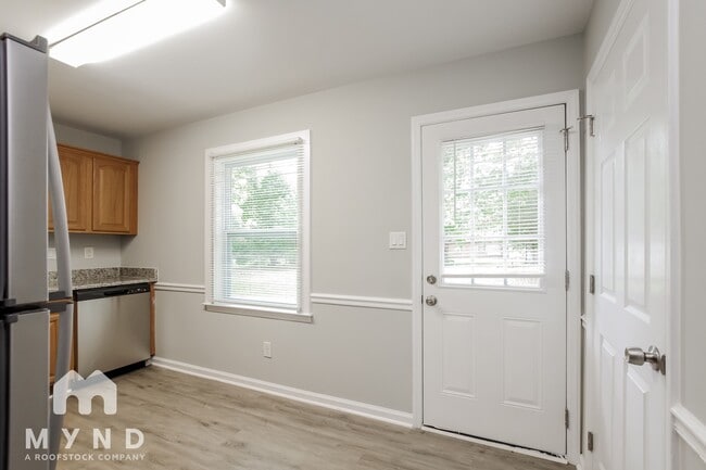 Building Photo - 8305 Hemby Wood Dr