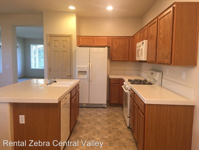 Building Photo - 4 br, 2 bath House - 3561 Sarasota Ave