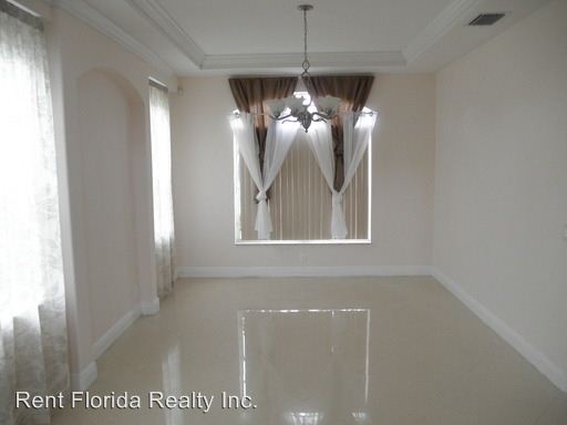 Foto del edificio - 220 Clocktower Dr