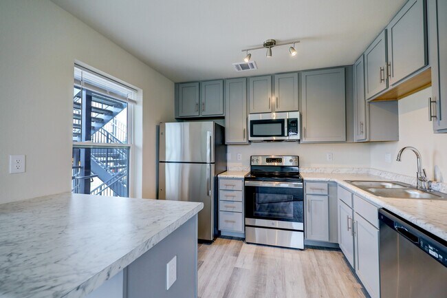 Foto del edificio - 155 Plez Morgan Dr