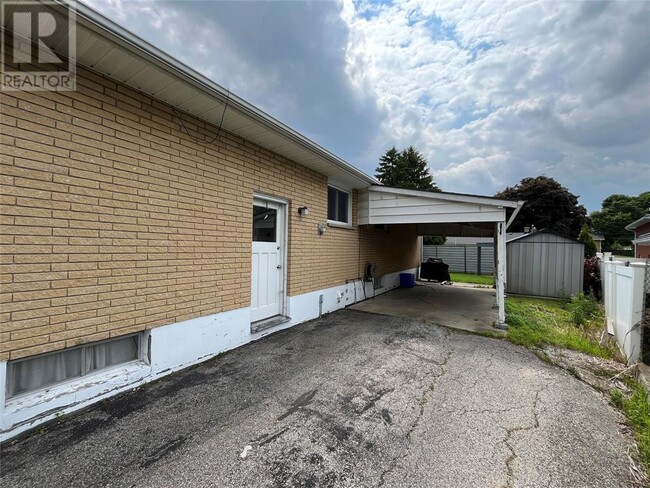 Building Photo - 832 Wilmont Pl