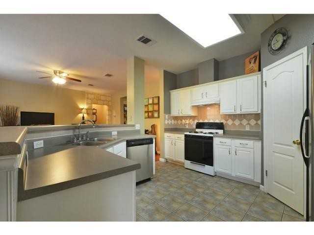 Foto del edificio - 7036 Rambollet Terrace