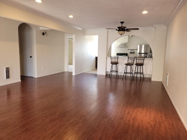 Foto del edificio - Beautiful Second Floor Condo in Great Area!