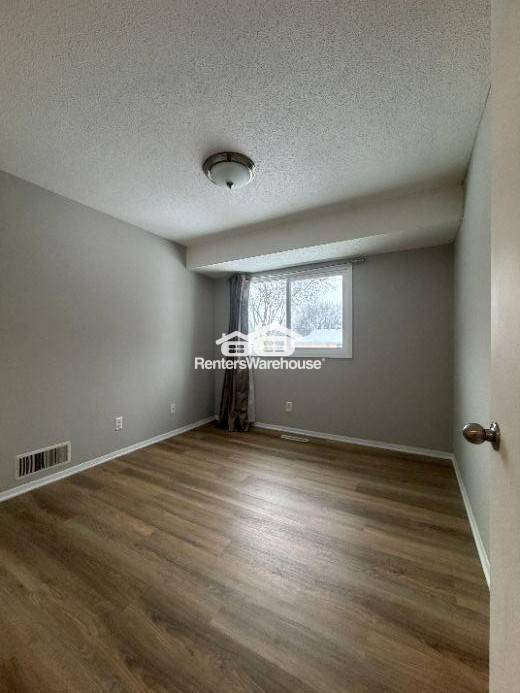 Foto del edificio - GREAT 2BD/1.5BA TOWNHOUSE IN MAPLE GROVE