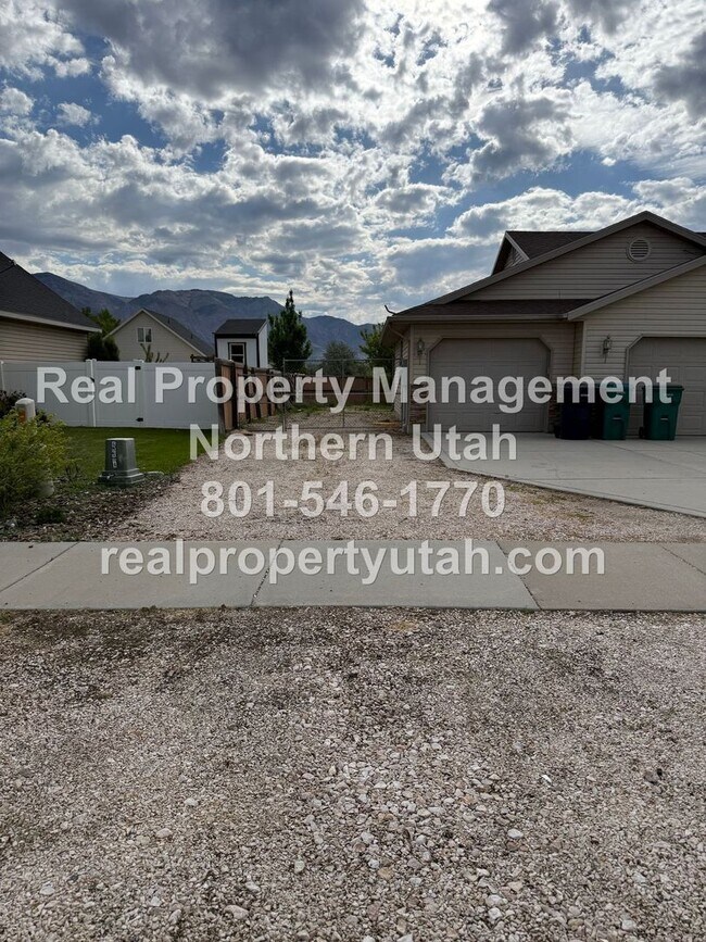 Foto del edificio - 3 Bedroom 2 Bath Home Now Available!