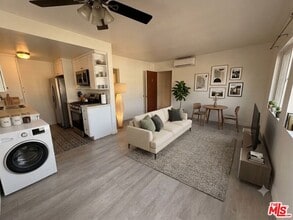 Building Photo - 2106 Pisani Pl