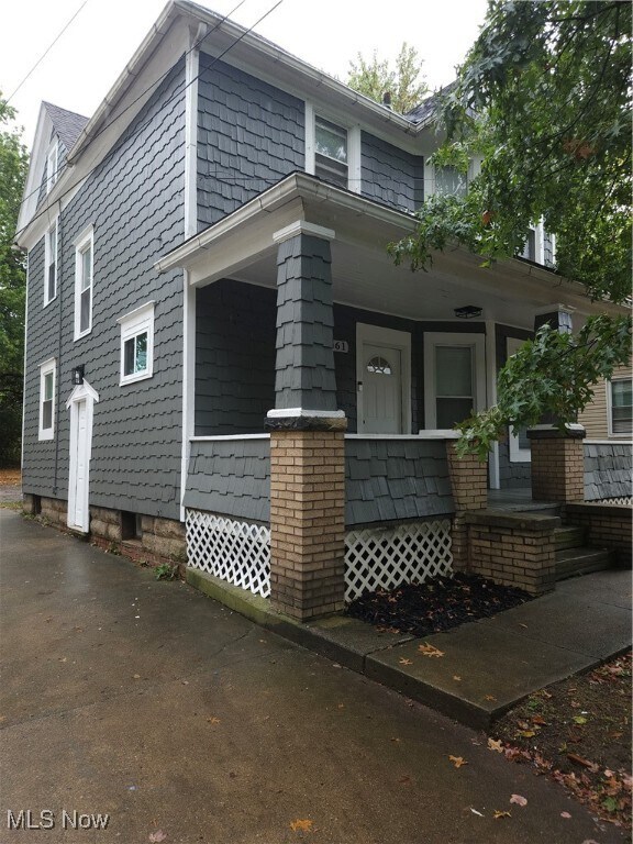 661 Sumner St Akron, OH 44311 – photo 2