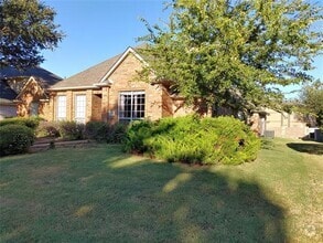 Building Photo - 6405 Essex Ln