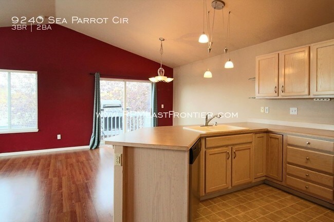 Building Photo - 9240 Sea Parrot Cir