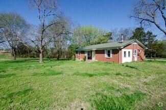 Building Photo - 320 Bear Creek Pike