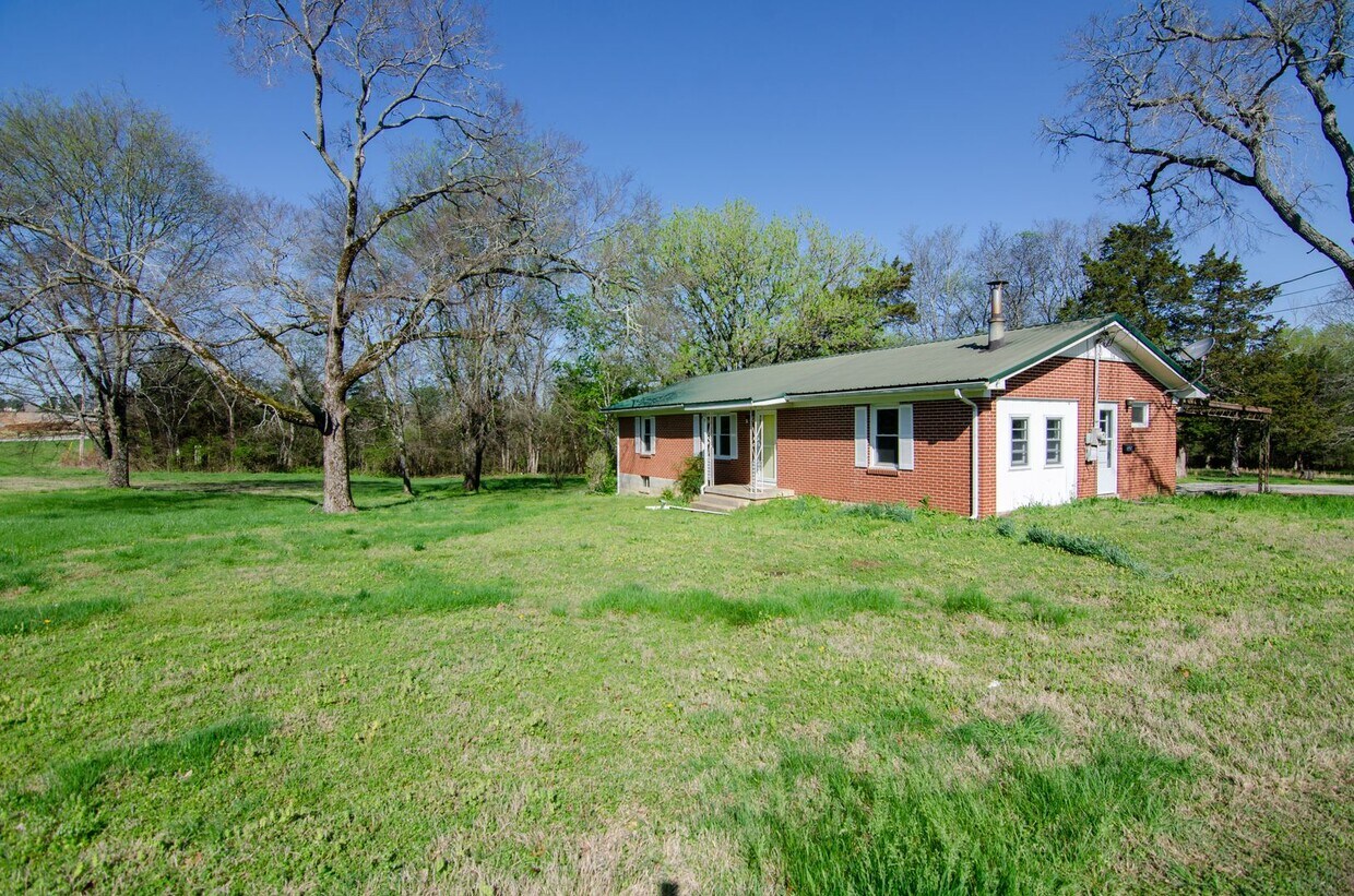 Foto principal - 320 Bear Creek Pike