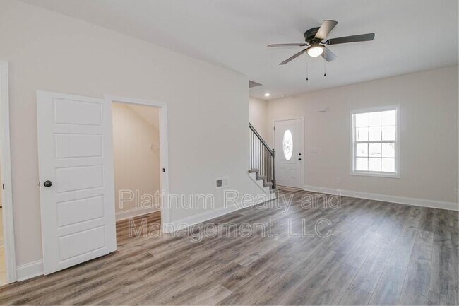 Building Photo - 550 Peachers Mill Rd