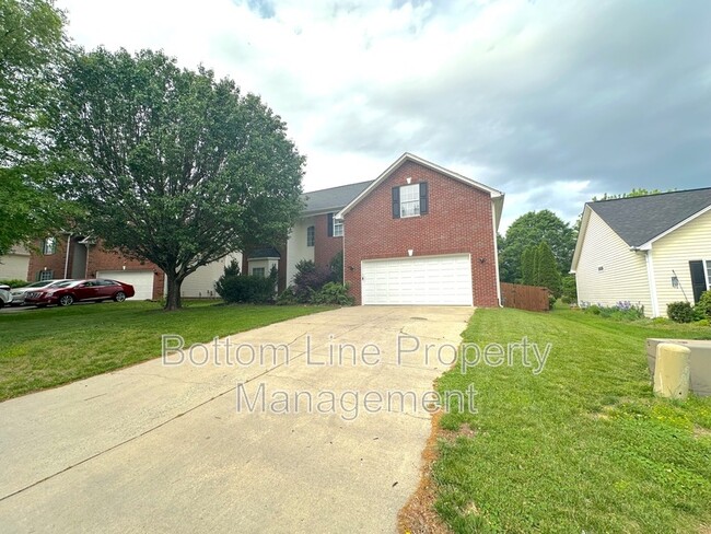 Foto del edificio - 4845 Chesney St NW
