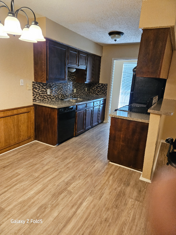 Building Photo - 2403 Ventura Dr