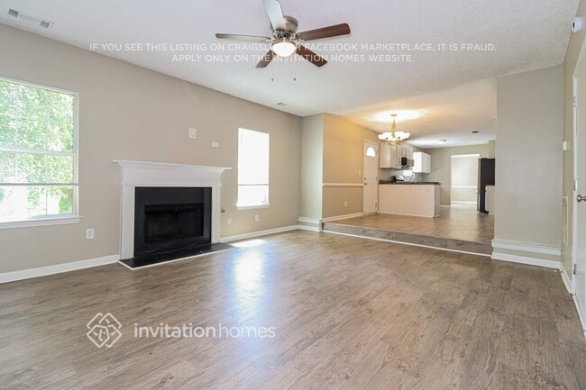 Building Photo - 532 Carriage Walk Ln