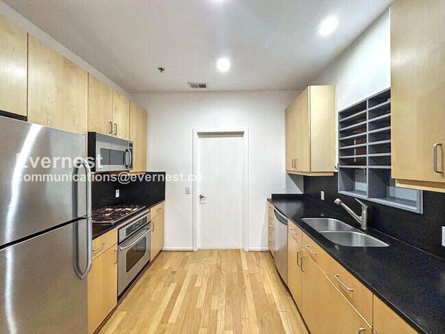 Foto del edificio - 415 S Front St