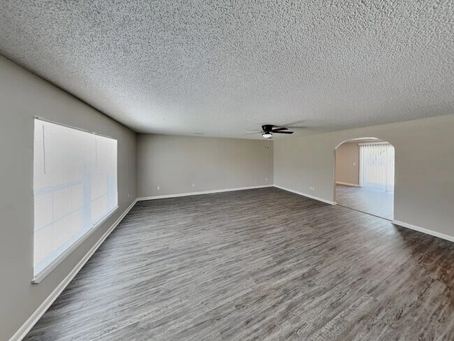 Building Photo - 6947 Magdelena Dr