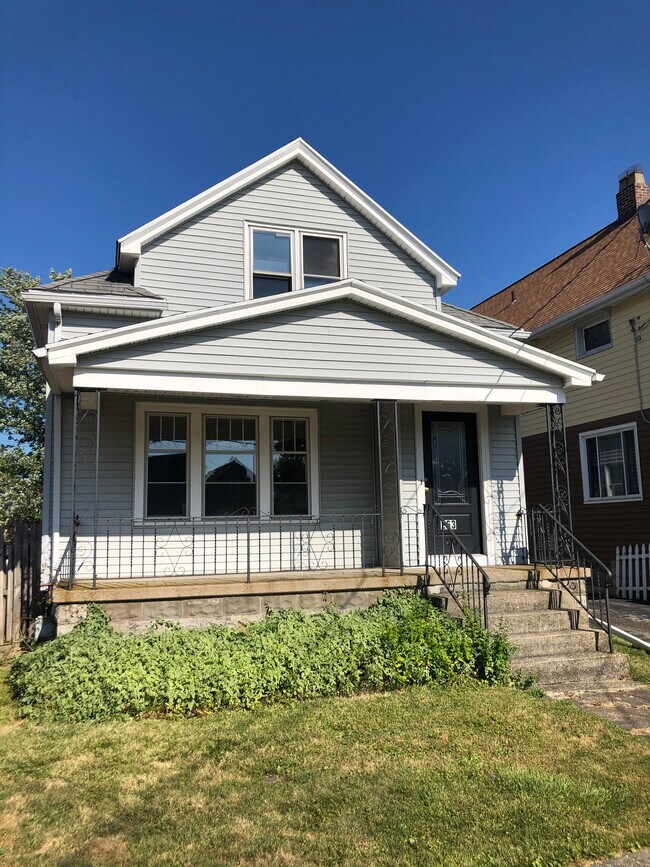 Building Photo - 263 Boll St