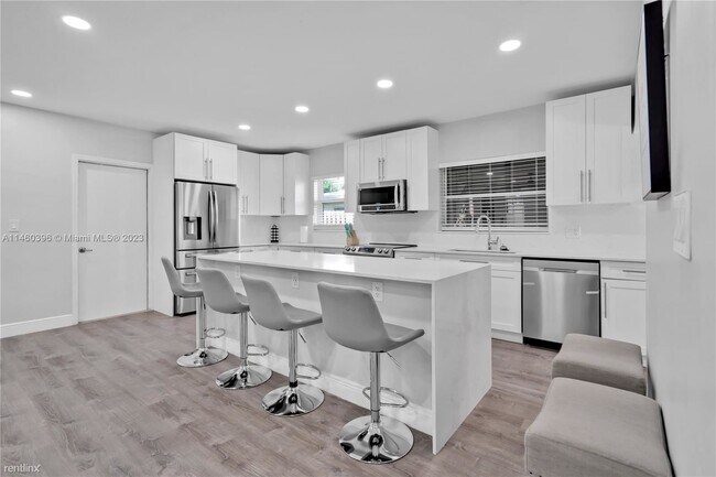 Building Photo - 6 br, 4 bath House - 3261 Aqua Vista Dr