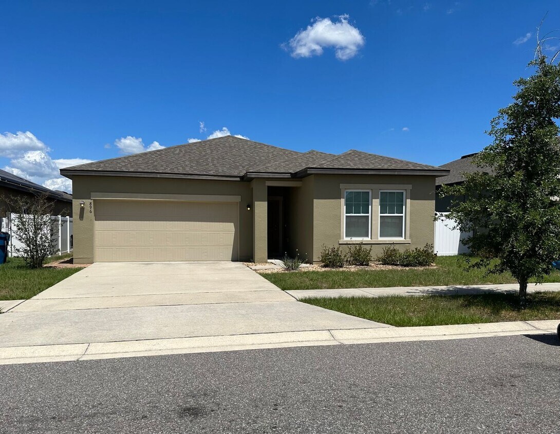 Primary Photo - Private Back Yard! - 3 Bedroom 2 Bathroom ...
