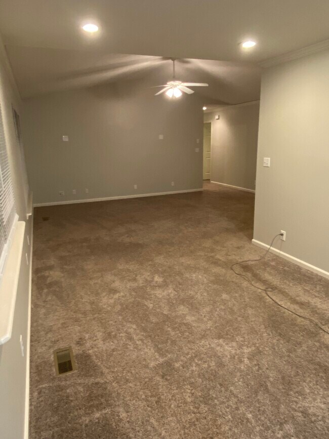 Foto del edificio - 4 Belle Meadow Ln