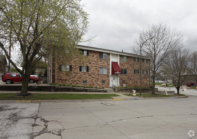 Primary Photo - Underwood Apartments