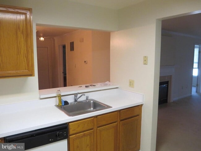 Building Photo - 1024 Gardenview Loop